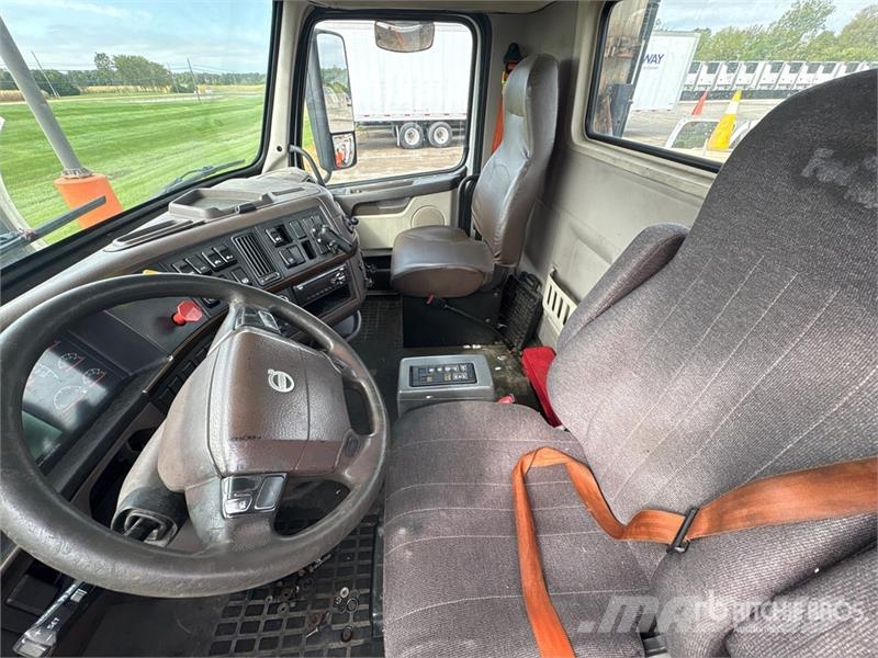 Volvo VNL Tegljači