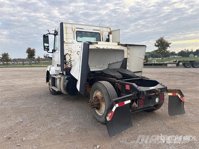 Volvo VNL Trekkers