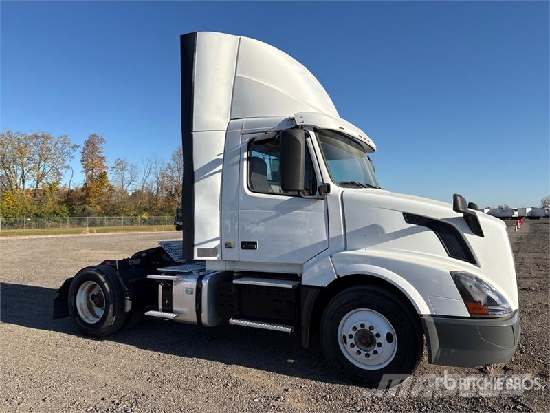 Volvo VNL Tractor Units