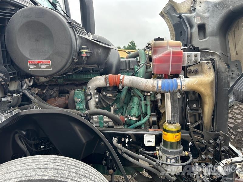 Volvo VNL Vilcēji