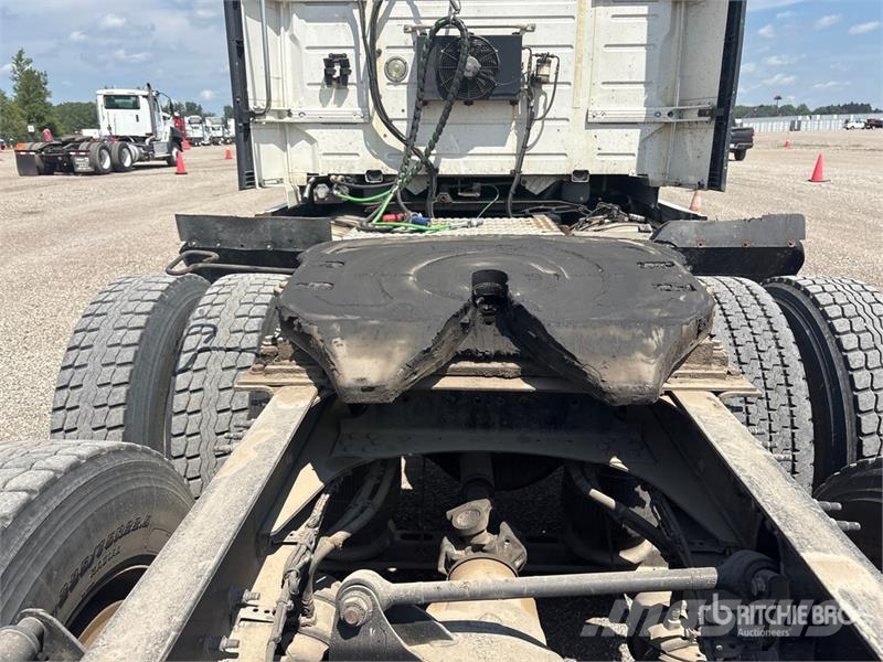 Volvo VNL Vetopöytäautot