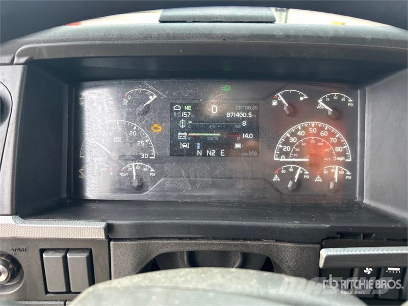 Volvo VNL Sadulveokid
