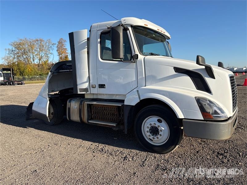 Volvo VNL Vetopöytäautot