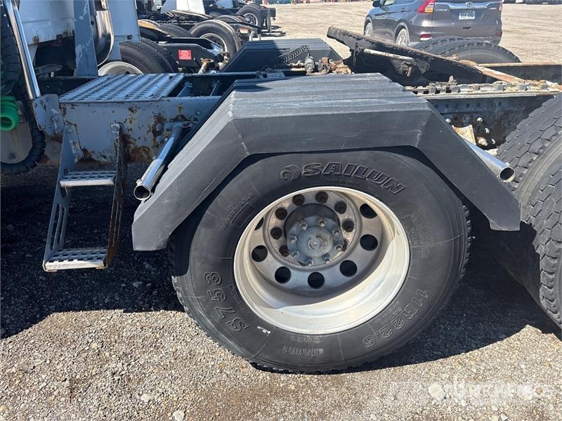 Volvo VNL Trekkers