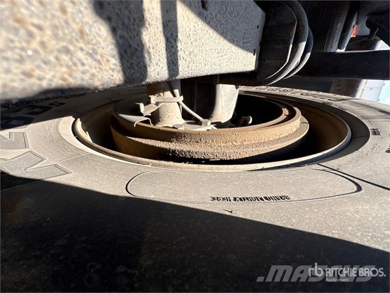 Volvo VNL Vetopöytäautot