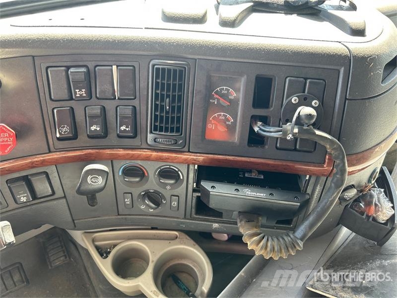Volvo VNL Trekkers