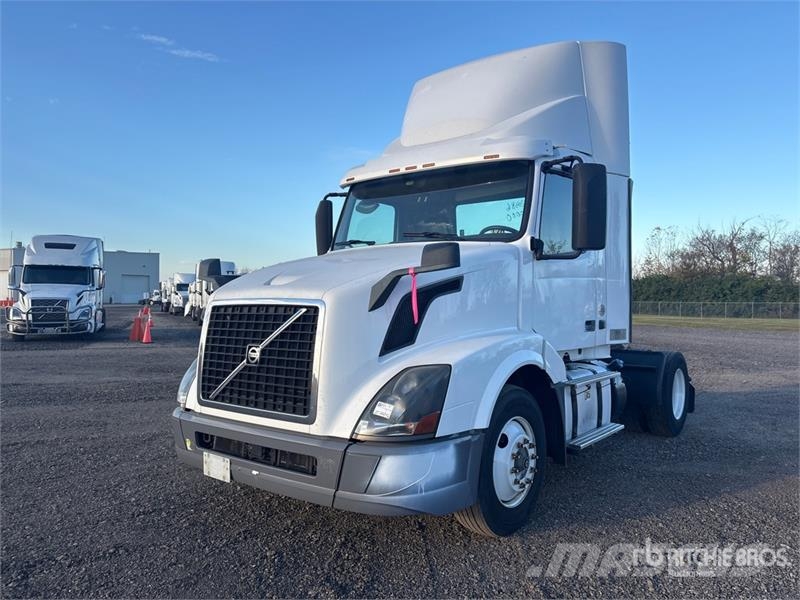 Volvo VNL Tractor Units