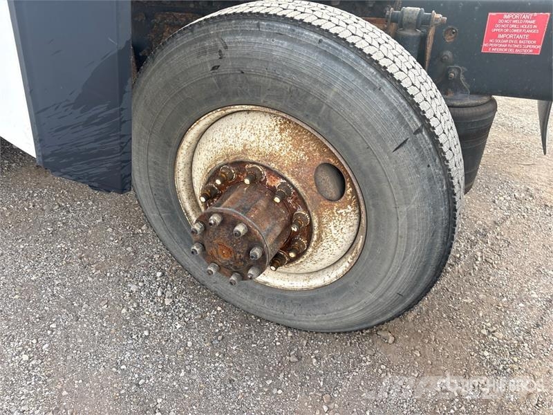 Volvo VNL Trekkers