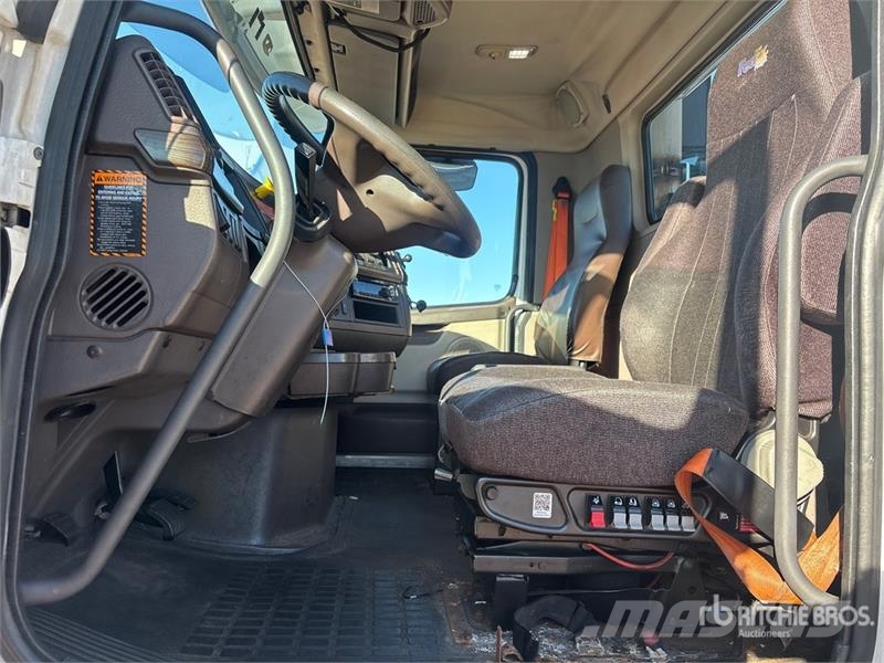 Volvo VNL Trekkers