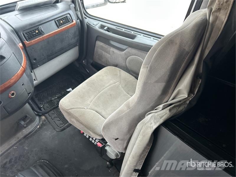 Volvo VNL Trekkers