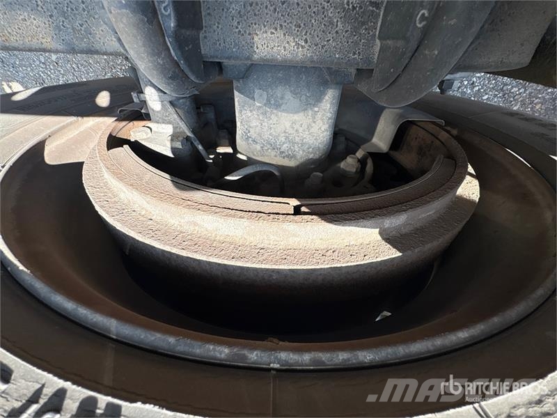 Volvo VNL Vetopöytäautot