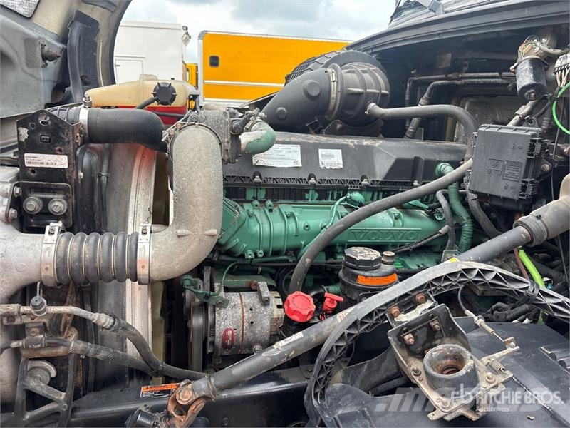 Volvo VNL Vetopöytäautot