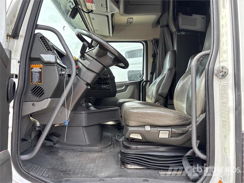 Volvo VNL وحدات الجر