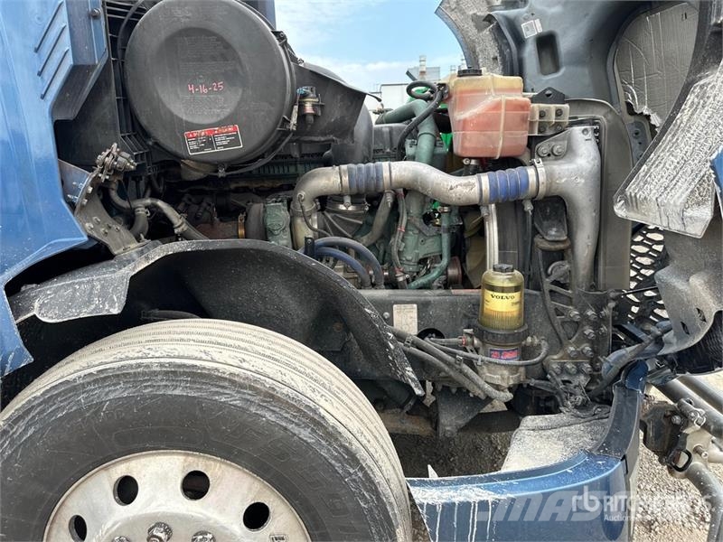 Volvo VNL Sattelzugmaschinen