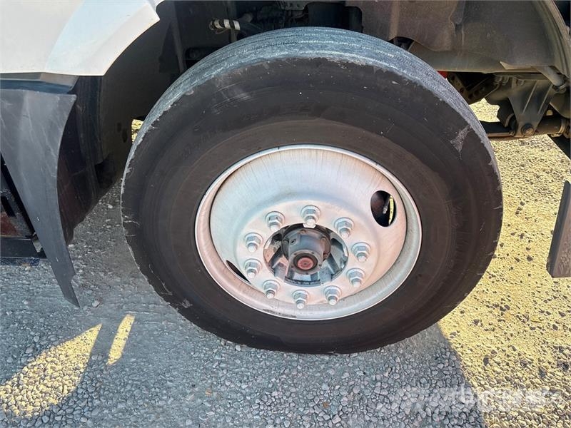 Volvo VNL Trekkers