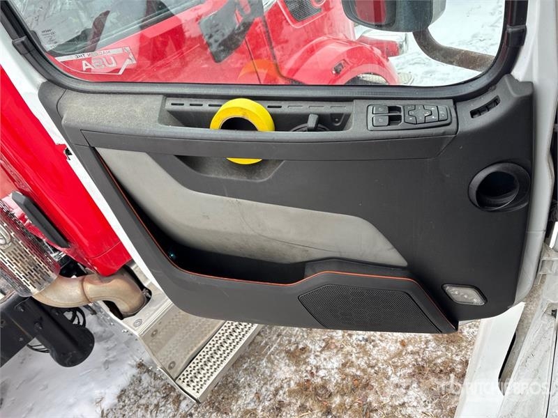 Volvo VNL Trekkers