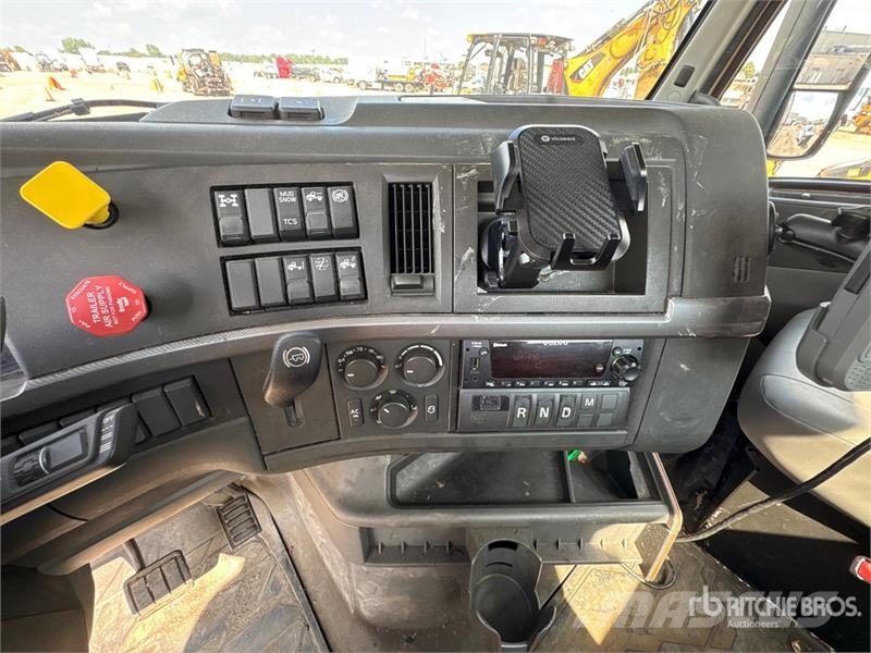 Volvo VNL Vilcēji