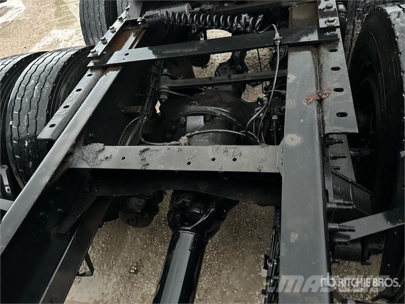 Volvo VNL Naudoti vilkikai