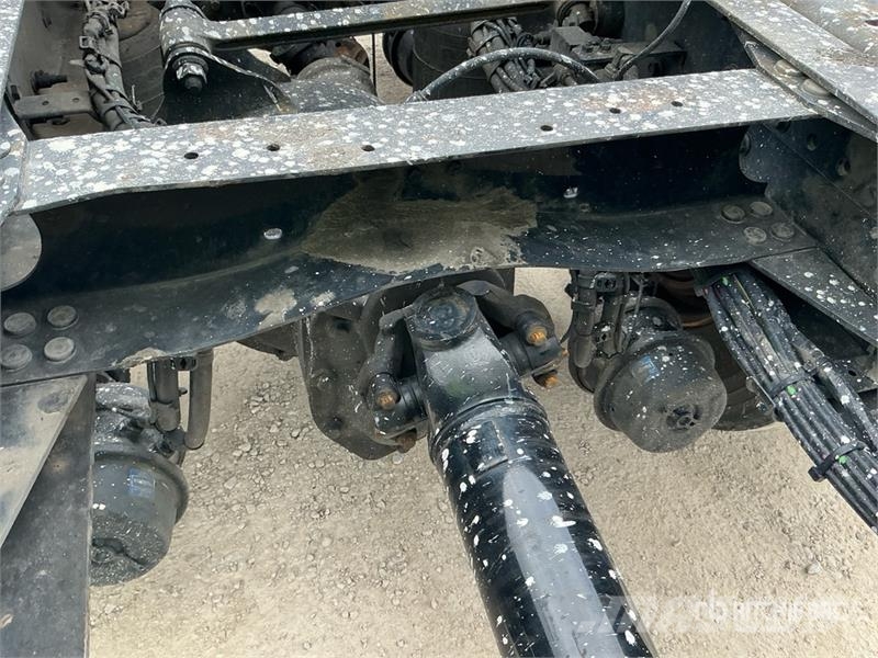 Volvo VNL 中古トラクターヘッド | トレーラーヘッド