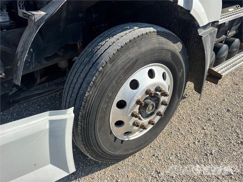 Volvo VNL Tegljači
