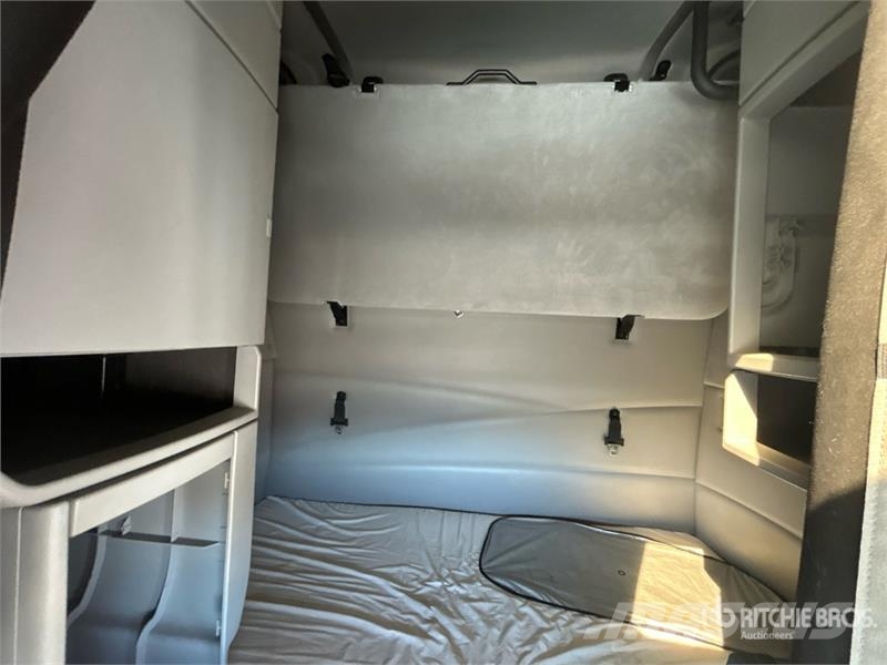 Volvo VNL Trekkers