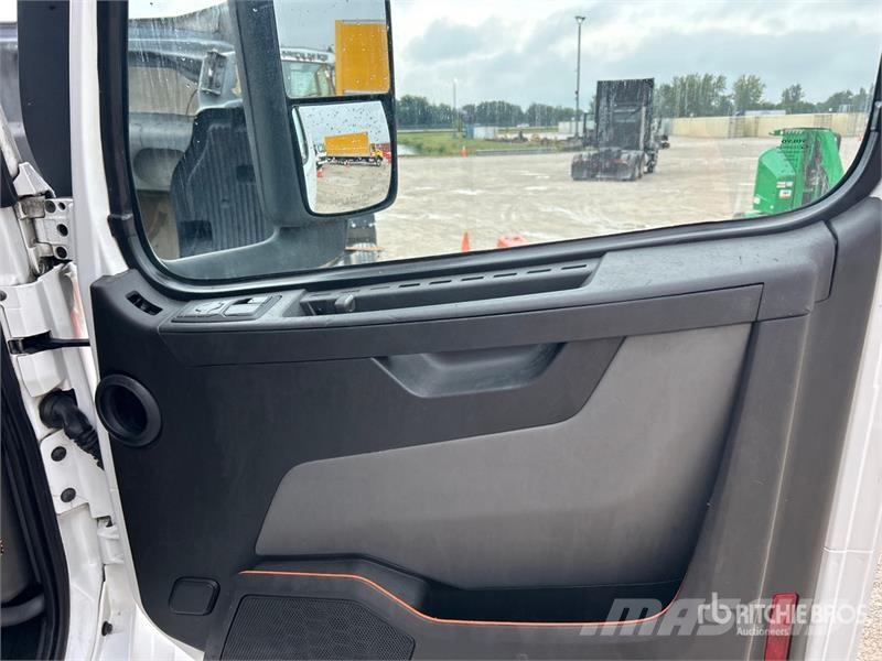 Volvo VNL Vilcēji