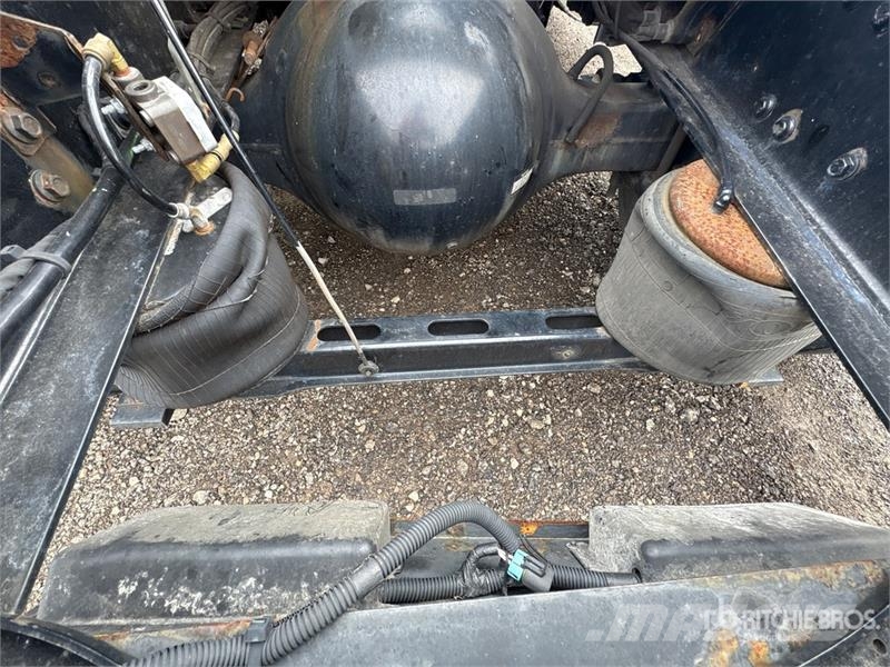 Volvo VNL وحدات الجر