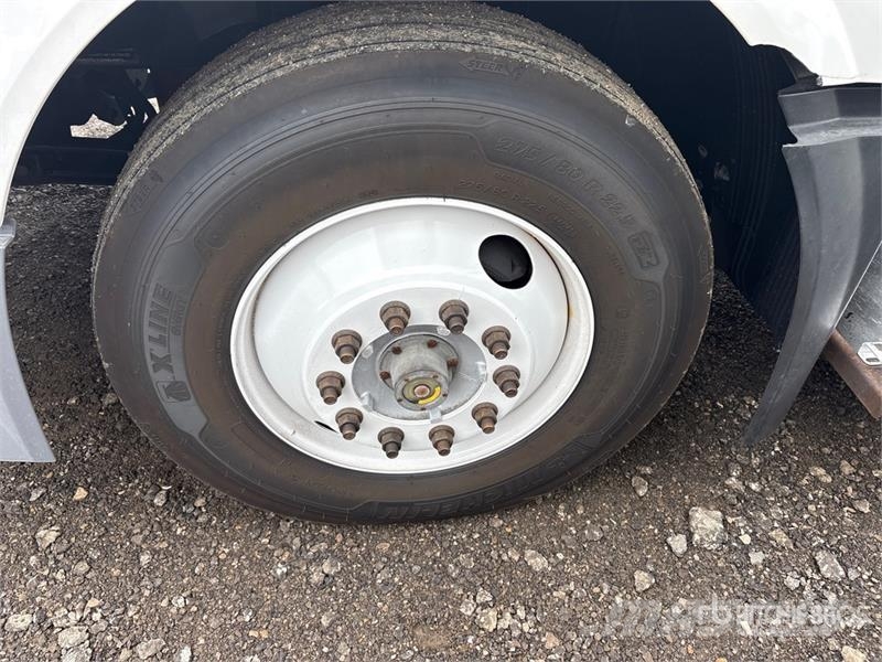 Volvo VNL وحدات الجر