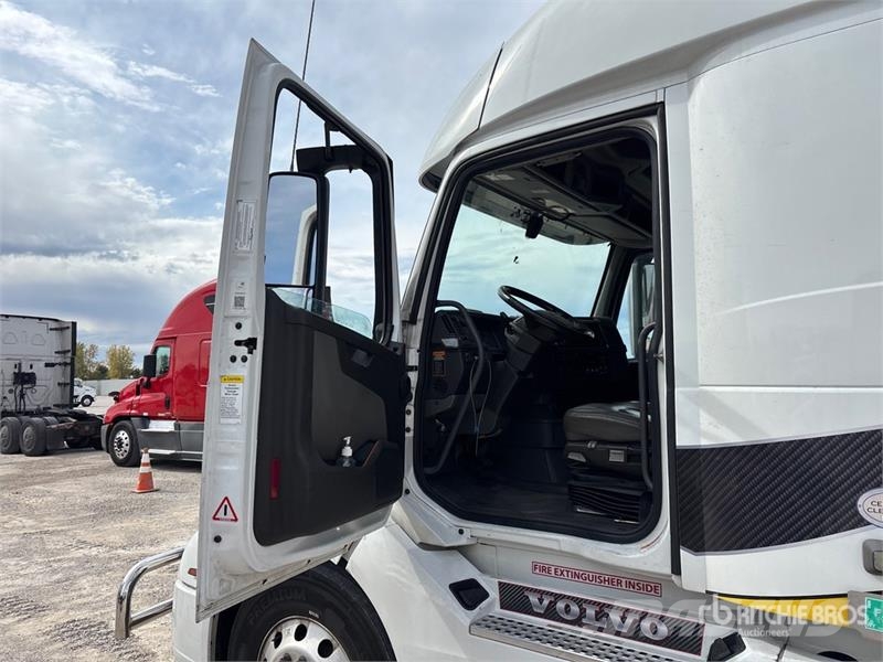 Volvo VNL وحدات الجر
