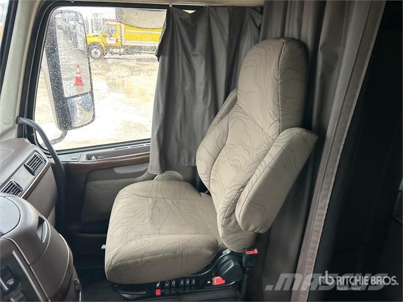 Volvo VNL 曳引機組件