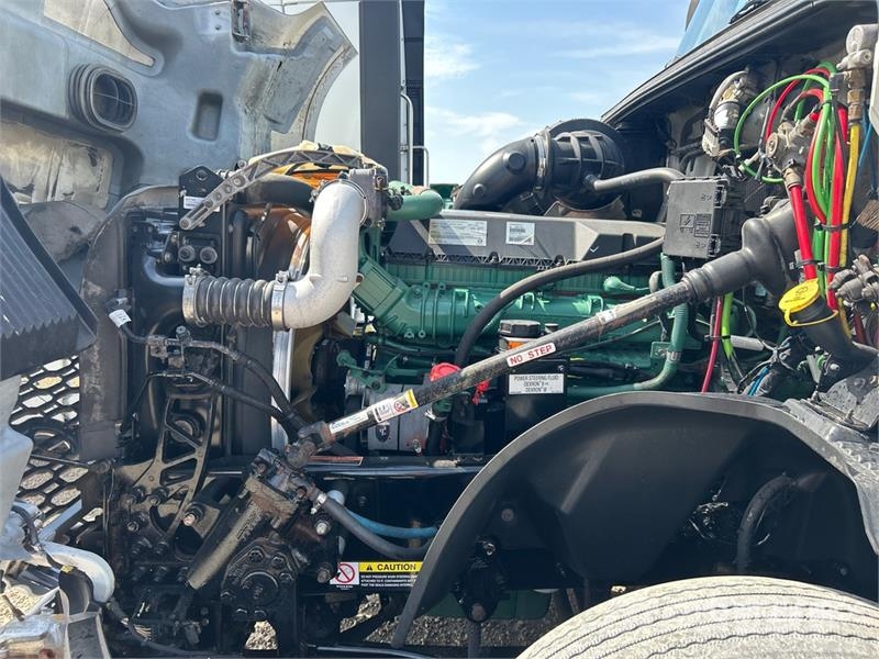 Volvo VNL Sadulveokid