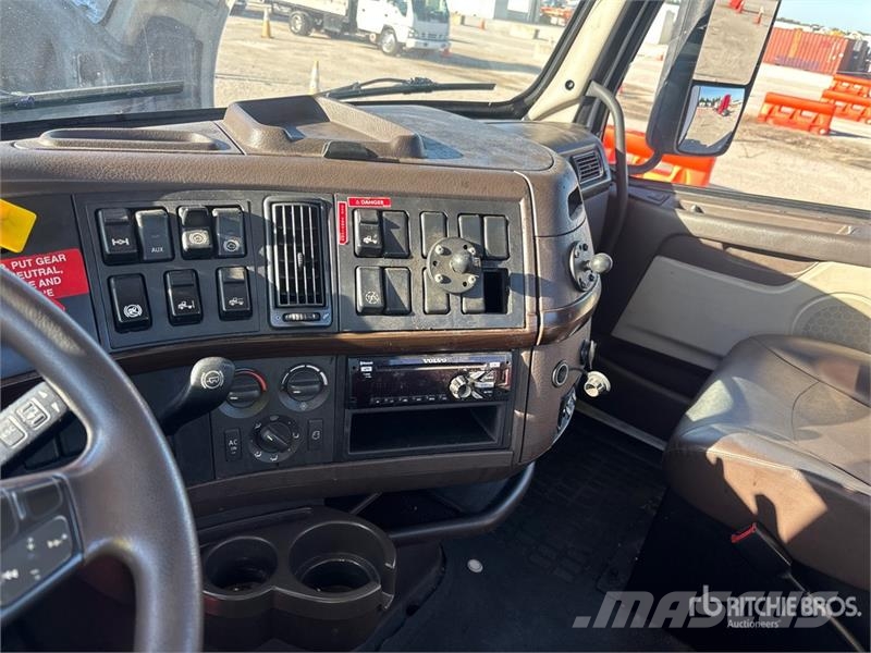 Volvo VNL Trekkers