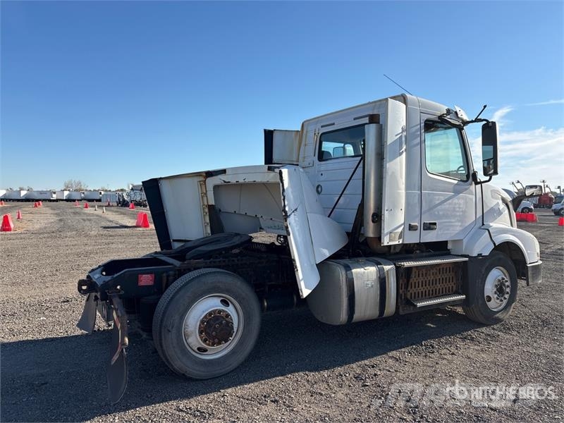 Volvo VNL Vetopöytäautot