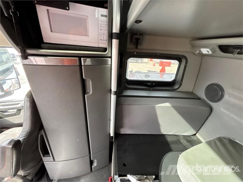 Volvo VNL وحدات الجر