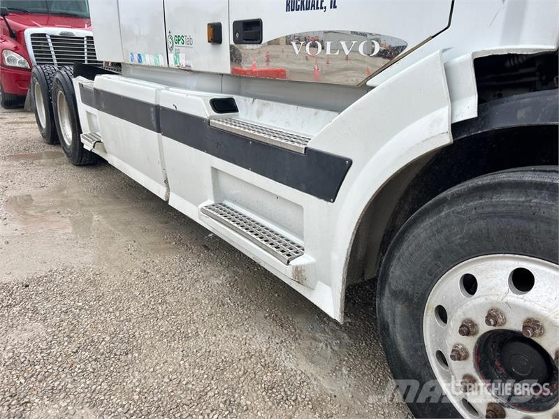 Volvo VNL Trekkers