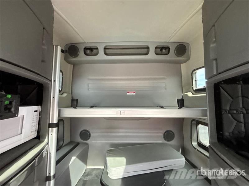 Volvo VNL وحدات الجر