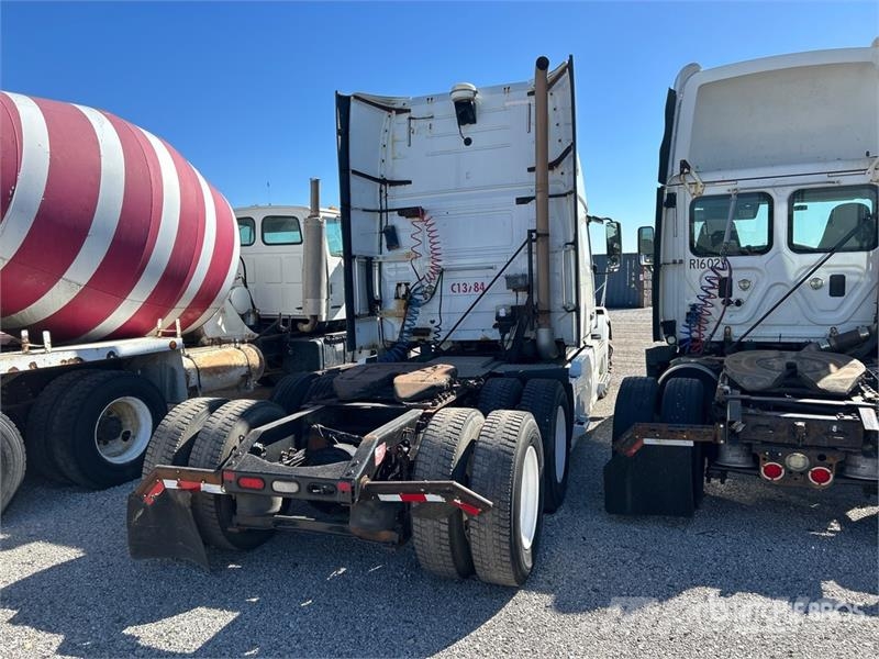 Volvo VNL Trekkers