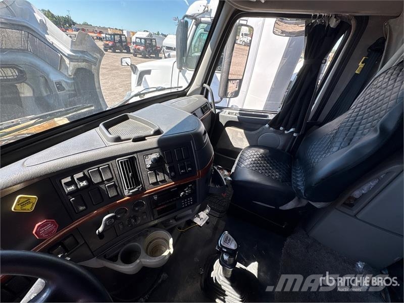 Volvo VNL Trekkers