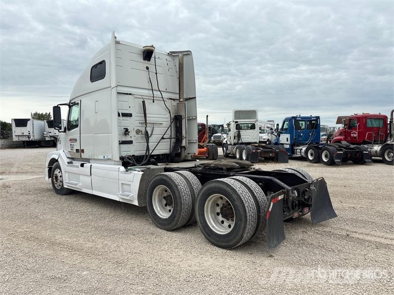 Volvo VNL Autotractoare