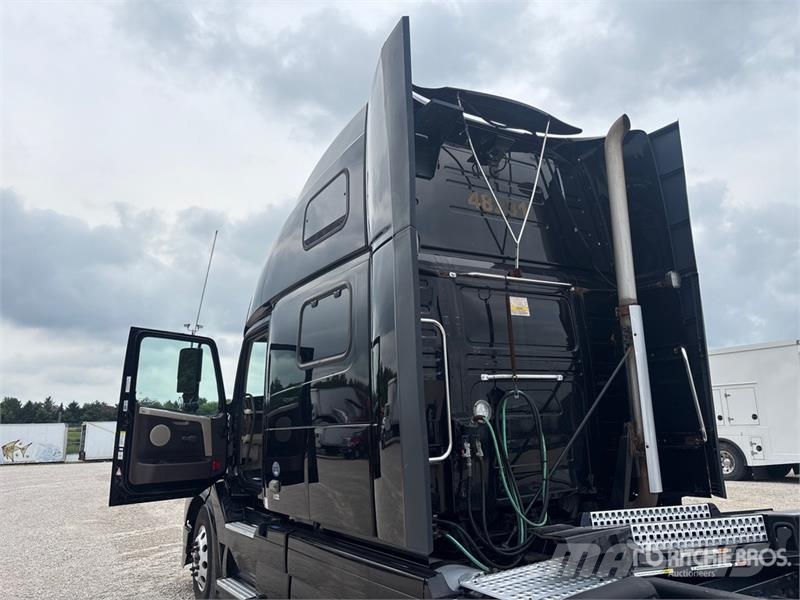 Volvo VNL Vetopöytäautot