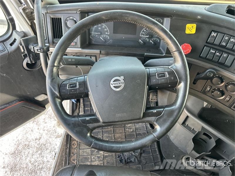 Volvo VNL Vilcēji