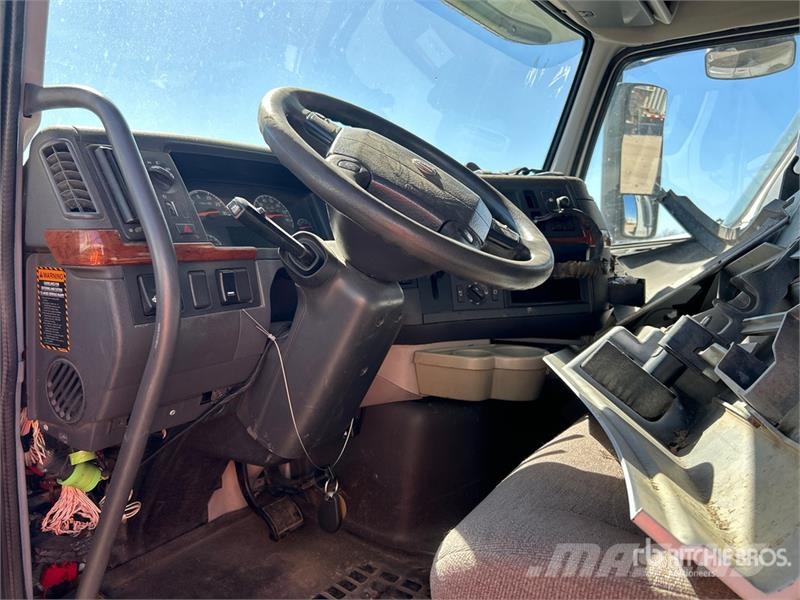 Volvo VNL Trekkers