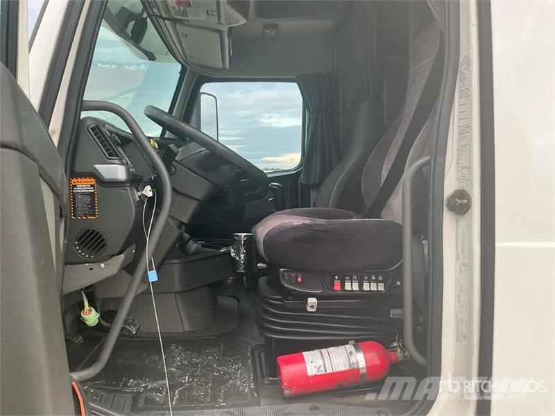 Volvo VNL Sattelzugmaschinen