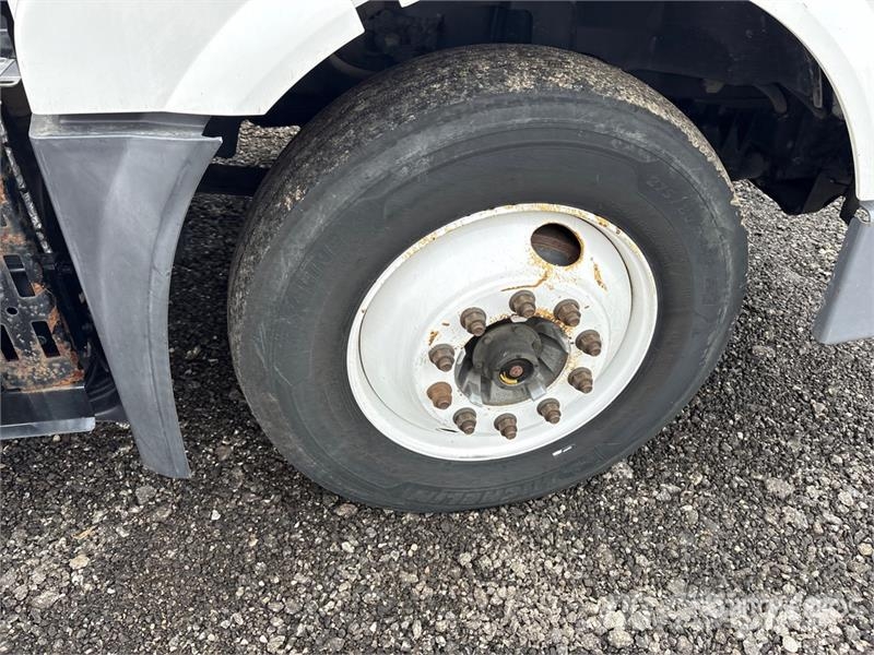 Volvo VNL Vlačilci