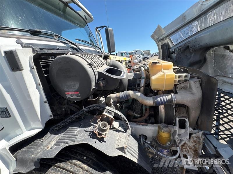 Volvo VNL Trekkers