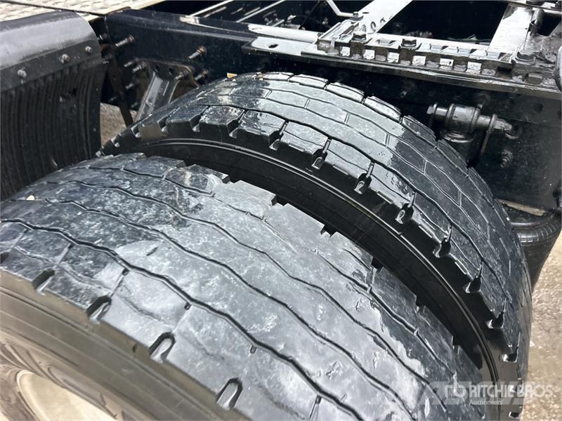 Volvo VNL 曳引機組件