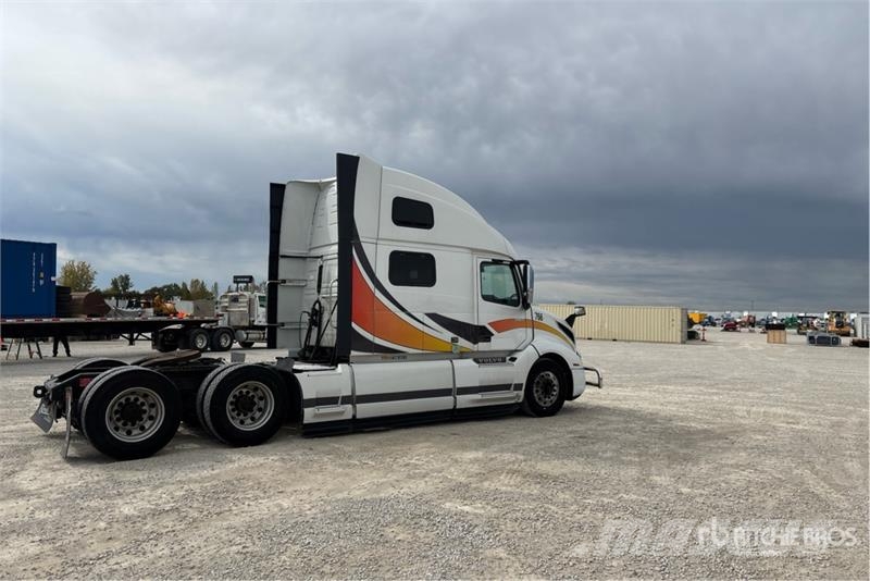Volvo VNL وحدات الجر