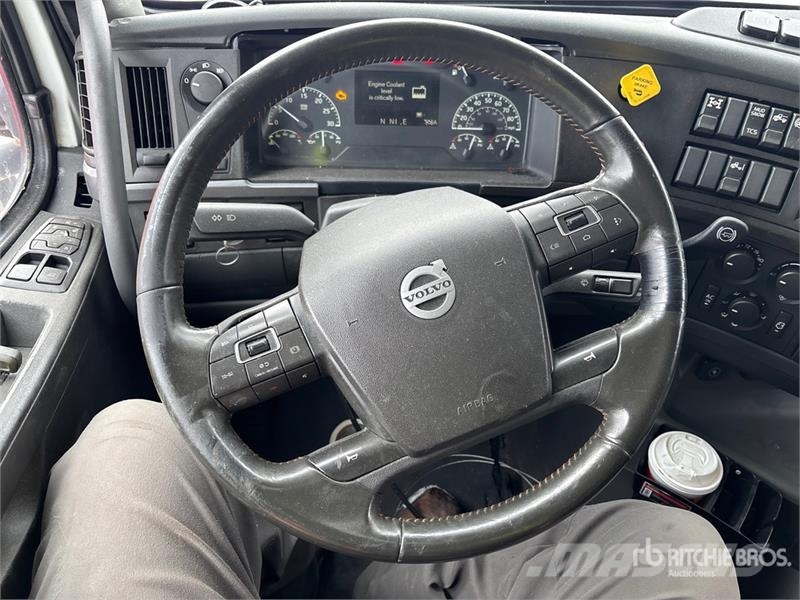 Volvo VNL Trekkers
