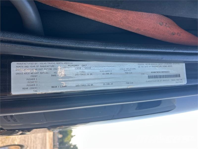 Volvo VNL Vetopöytäautot