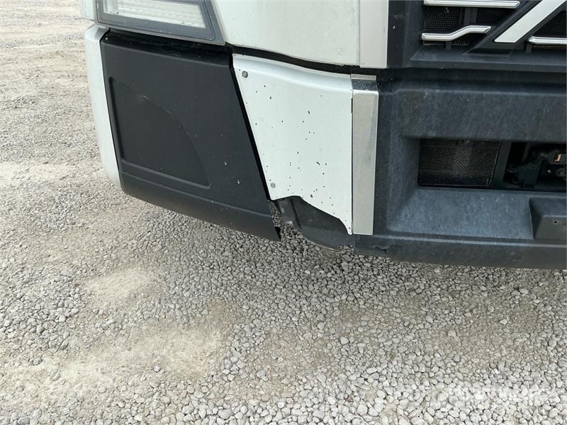 Volvo VNL 中古トラクターヘッド | トレーラーヘッド